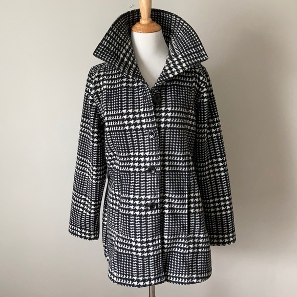 Ellen Reyes Jackets & Blazers - Ellen Reyes Black Ivory Fleece Plaid Peacoat  Med